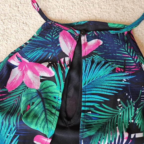 Floral Flowy Back Slit High-Low Top - Picture 7 of 9